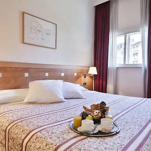 Acta Antibes Otel Barselona