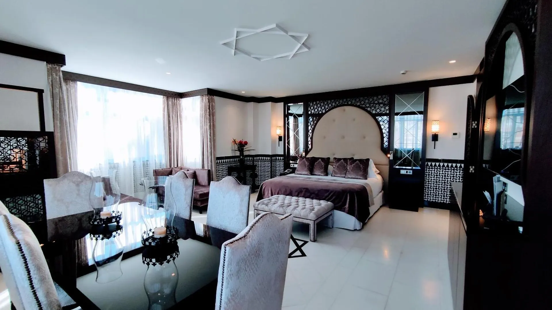 Hotel Saray Granada 4*,